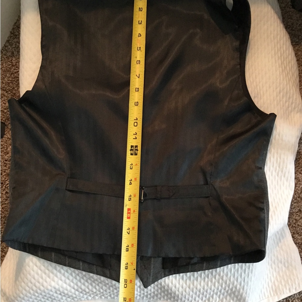Vest - Picture 9 of 11